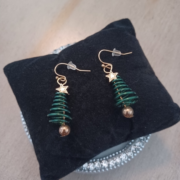 Green Spiral Holiday Christmas Tree Dangle Drop Earrings - Picture 7 of 9
